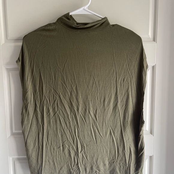 Dynamite Top - Picture 2 of 3